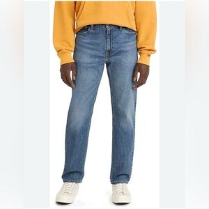 APT9 man’s size 38/32 straight fit denim jeans, with front and back‎ pockets